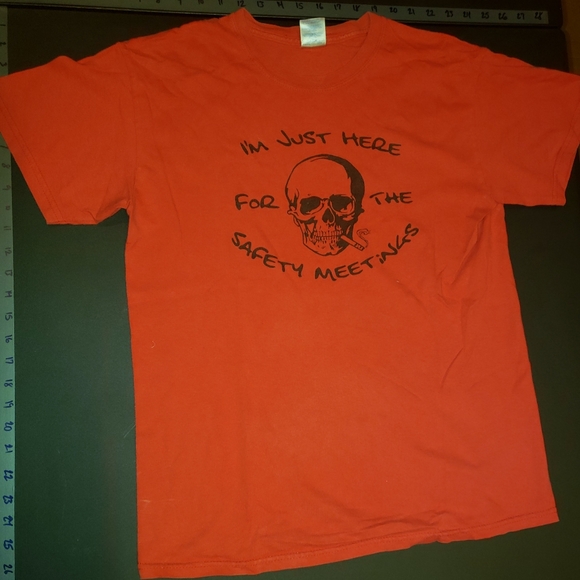 Red Medium T-Shirt with Skull - Picture 2 of 3